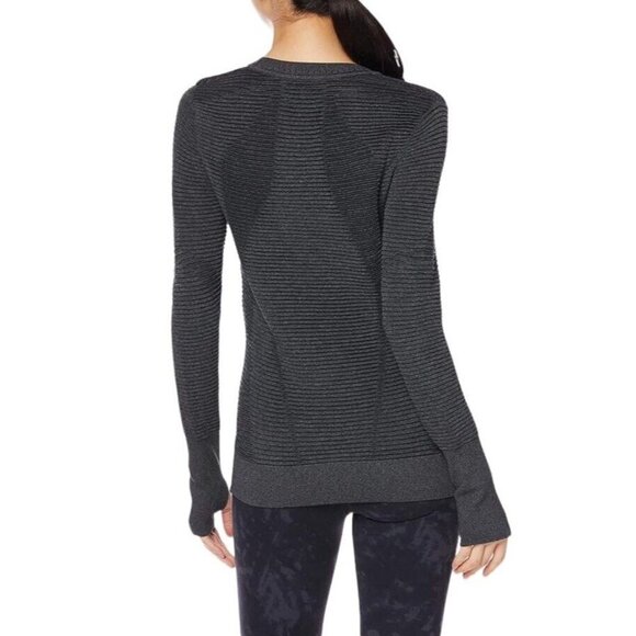 Under Armour Gray IntelliKnit Phantom 2.0 Crewneck Base Top Womens Sz Small - Picture 9 of 10